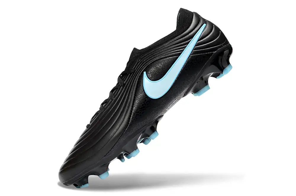 Professional football boots by Nike Tiempo Legend Maestro Elite