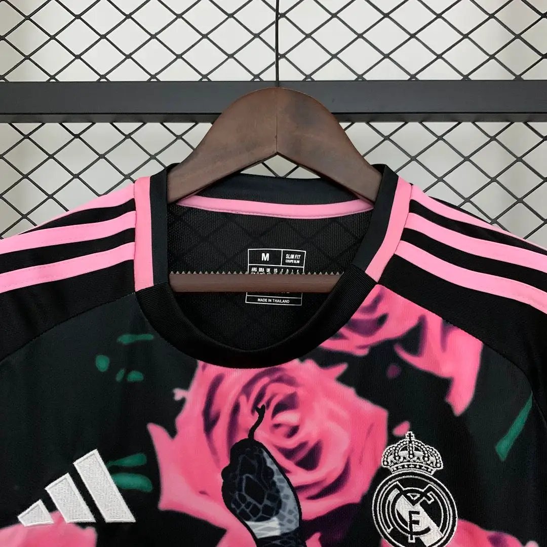 BOOTS SUPPLY Real Madrid Pink Snake Kit - Jersey