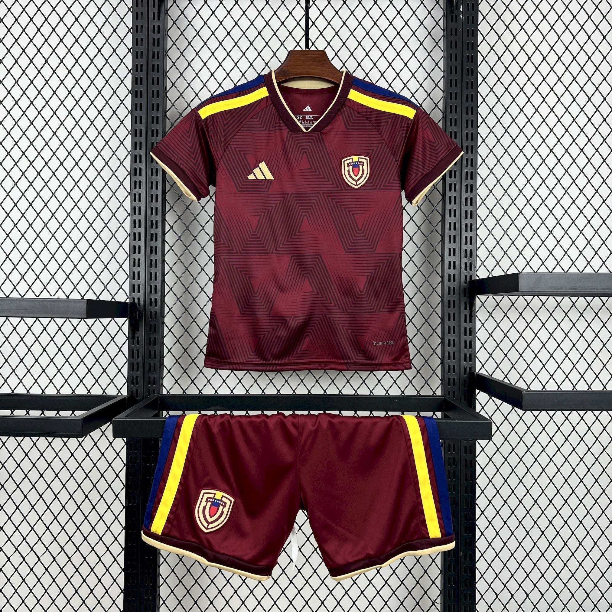 BOOTS SUPPLY Venezuela 2026 Home Kids size - Jersey