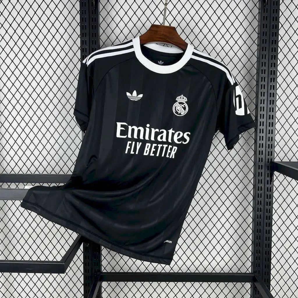 BOOTS SUPPLY Real Madrid Black Special Kit - Jersey