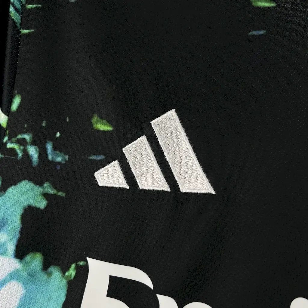BOOTS SUPPLY Real Madrid Green Claw Kit - Jersey