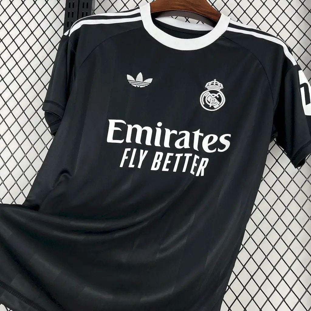 BOOTS SUPPLY Real Madrid Black Special Kit - Jersey