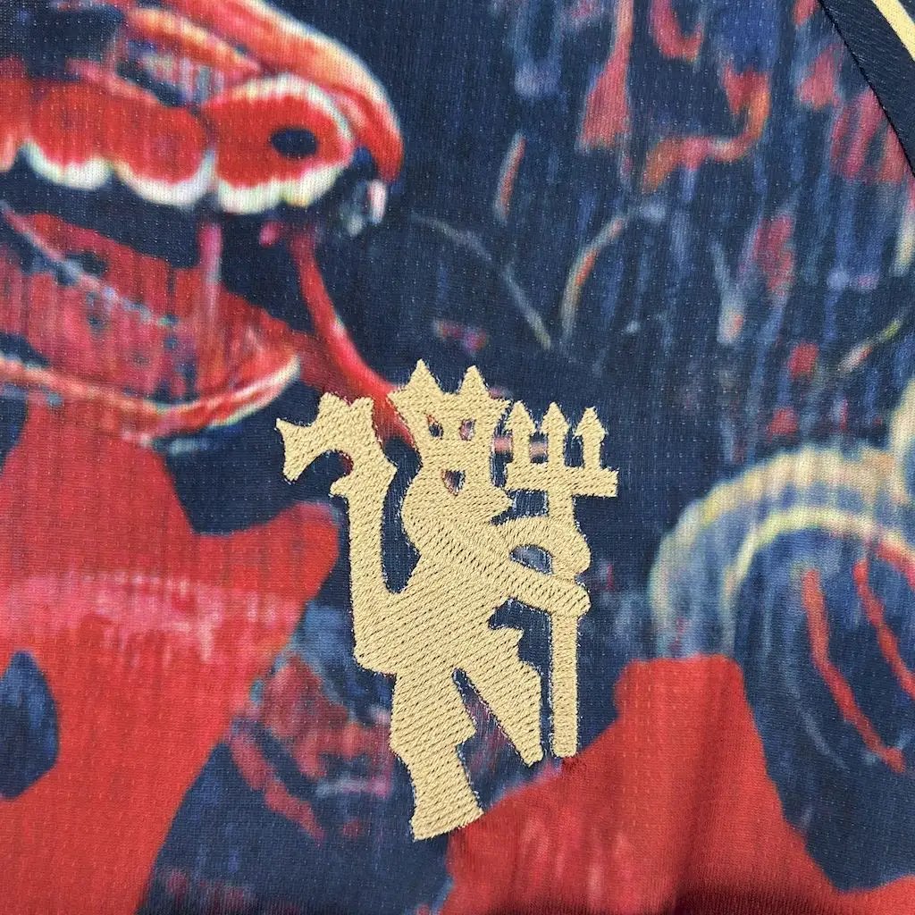 BOOTS SUPPLY Manchester United Chinese Snake Kit - Jersey